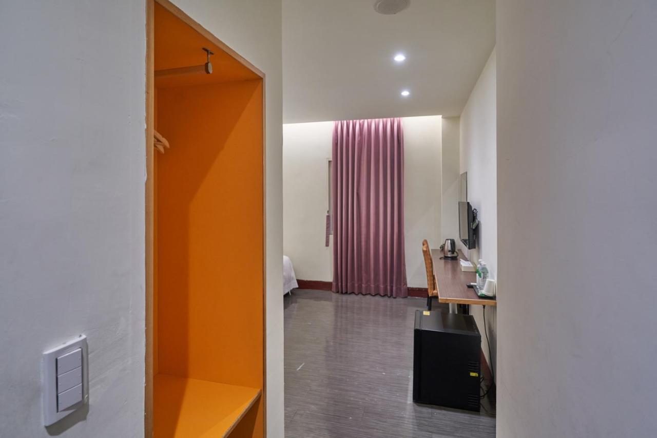 Yung An Business Hotel Dounan Exterior photo